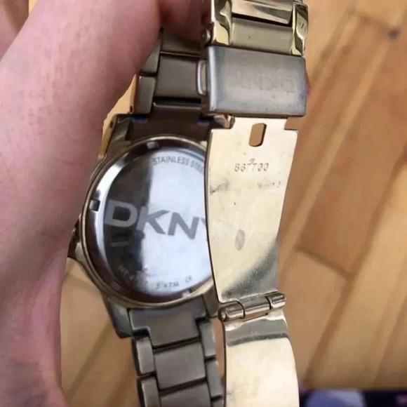 Dkny  watch - Picture 2 of 3